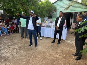 Apoyo a la comunidad de La Raqueta, Barahona. (Madres).