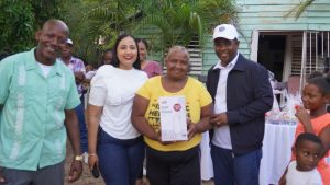 Apoyo a la comunidad de La Raqueta, Barahona. (Madres).