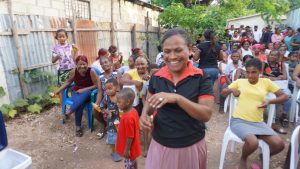 Apoyo a la comunidad de La Raqueta, Barahona. (Madres).