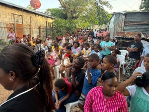 Apoyo a la comunidad de La Raqueta, Barahona. (Madres).
